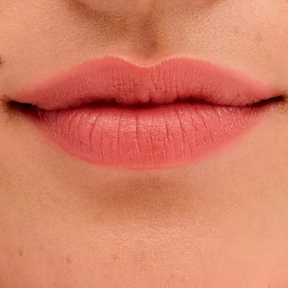 BENEFIT Plushtint Moisturizing matte lip tint réf 02 Cream Puff