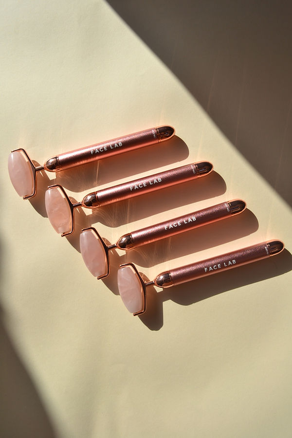 facelab-instant-glow-vibrating-rose-quartz-facial-roller