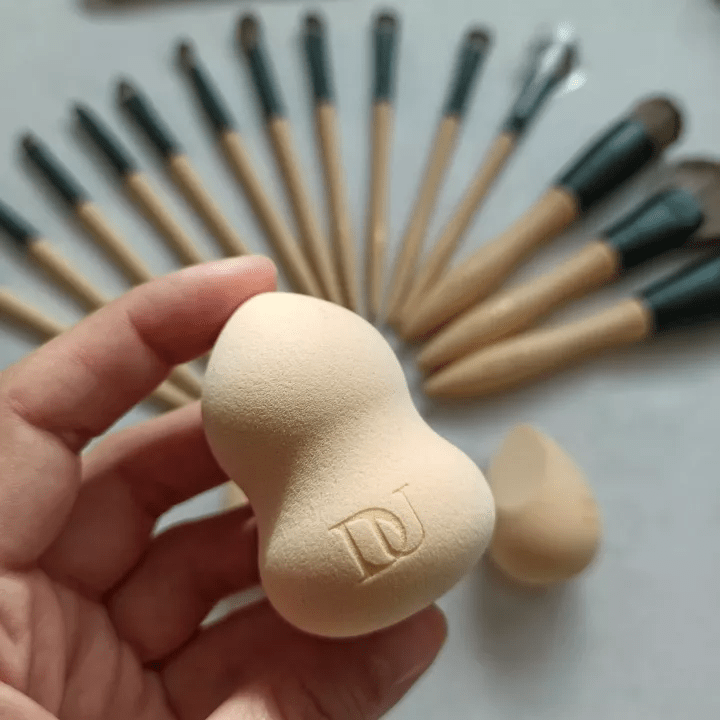 ducare-set-pro-14-brush-3-eponge-golden-pochette-17-pieces