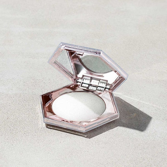fenty-beauty-diamond-bomb-all-over-highlighter-ref-how-many-carats