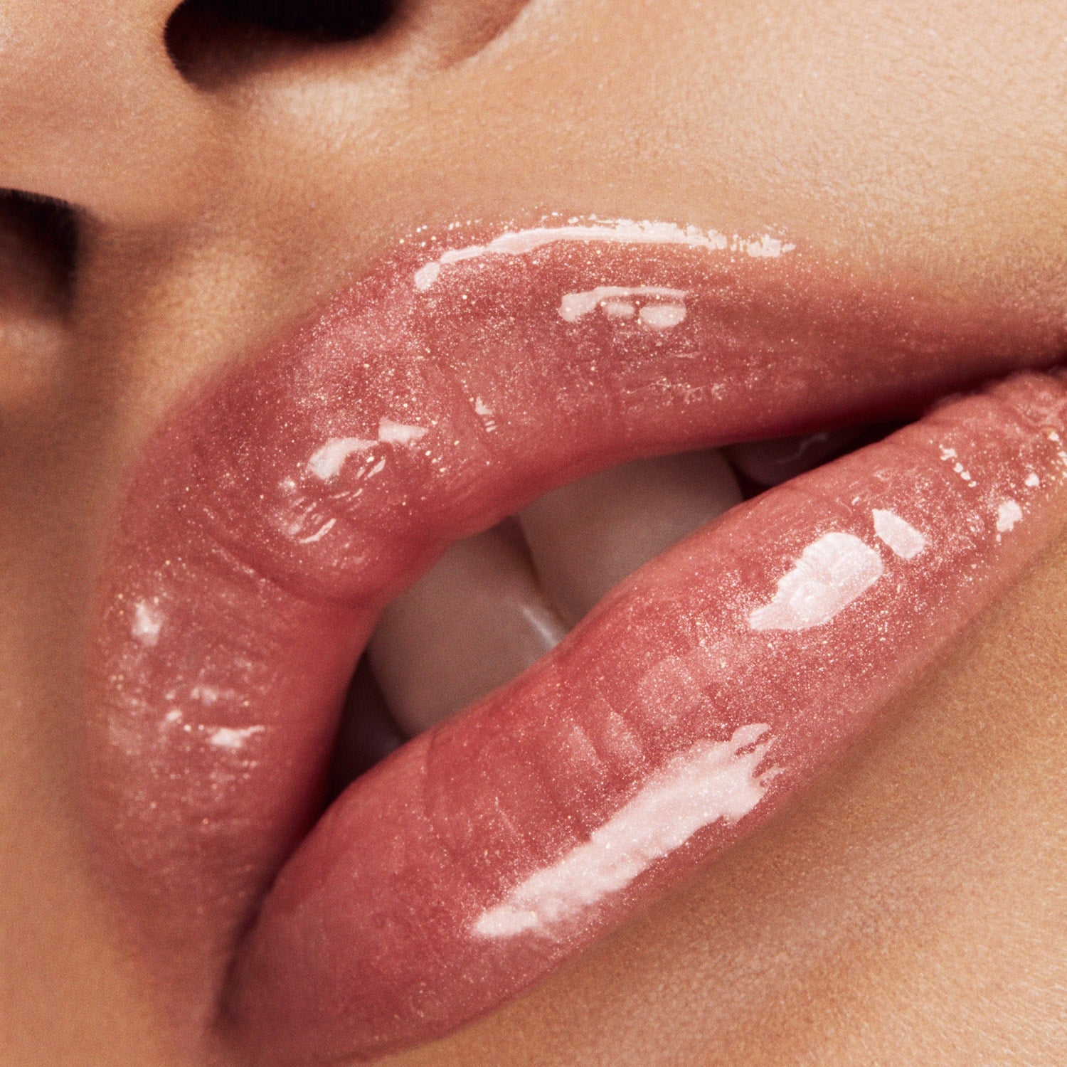 fenty-beauty-by-rihanna-gloss-bomb-universal-lip-fenty-glow