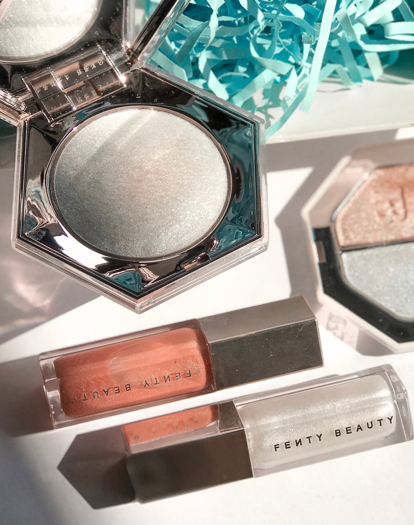 fenty-beauty-diamond-bomb-all-over-highlighter-ref-how-many-carats