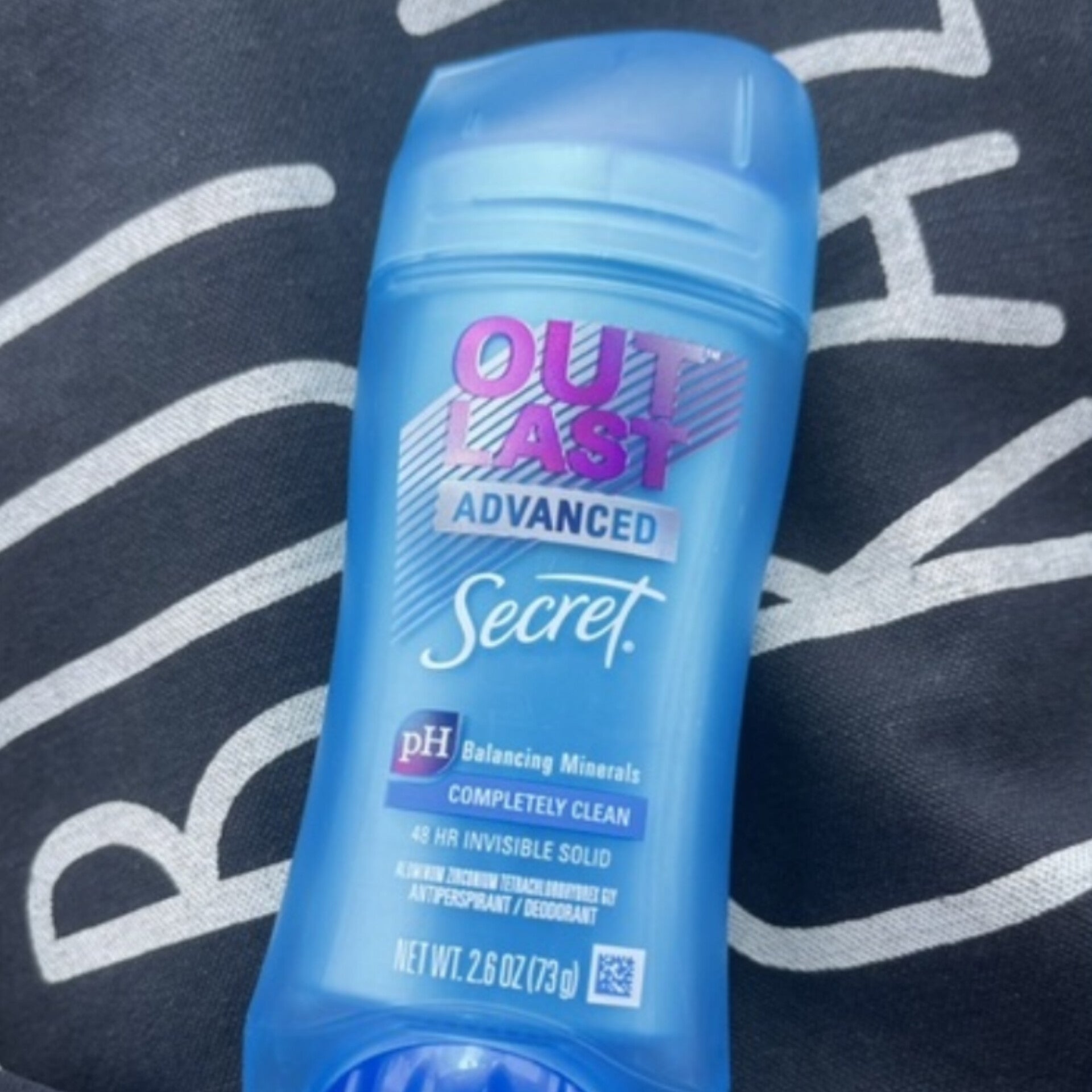 secret-outlast-advanced-deodorant-48-heures-invisible-solid