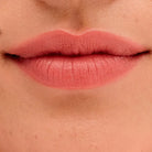 BENEFIT Plushtint Moisturizing matte lip tint réf 02 Cream Puff