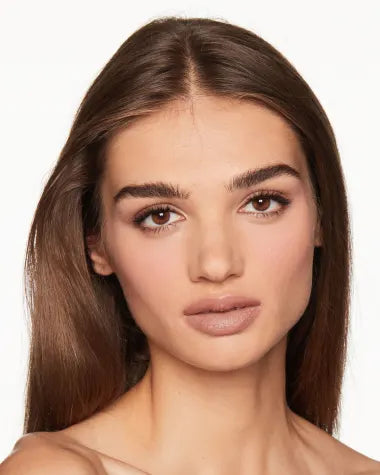 charlotte-tilbury-cheek-to-chic-blush-pillow-talk