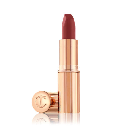 charlotte-tilbury-k-i-s-s-i-n-g-matte-revolution-walk-of-no-shame