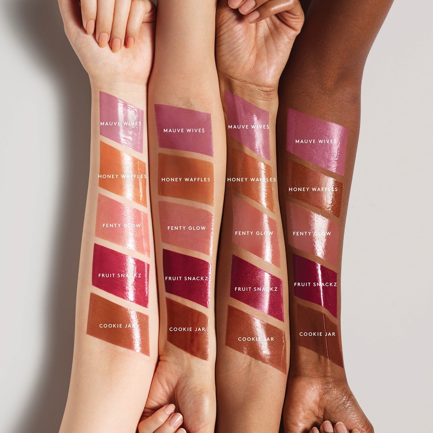 fenty-beauty-gloss-bomb-cream-fenty-glow-ref-02