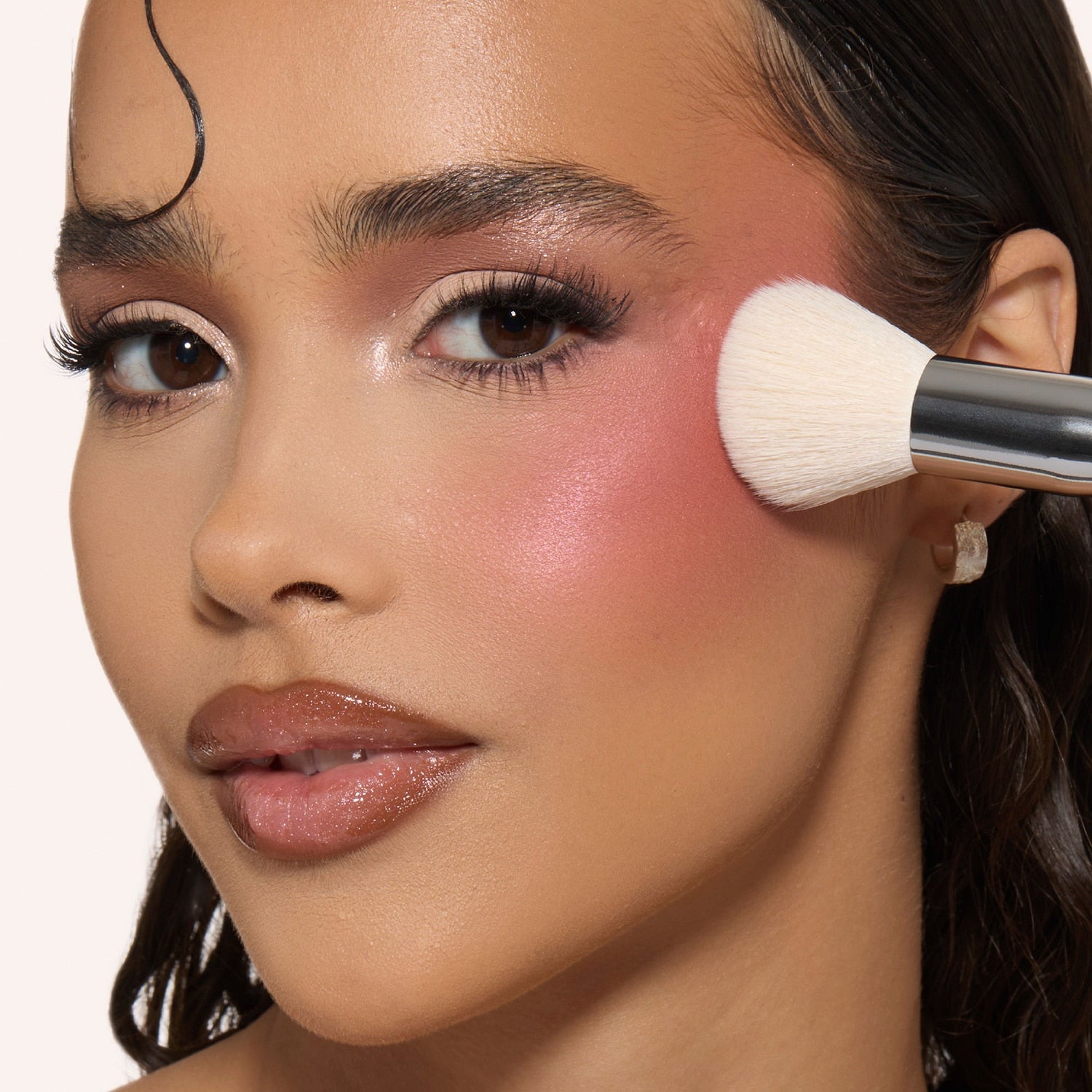 HUDA BEAUTY - Diffusing Cheek Brush - Pinceau blush