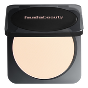 HUDA BEAUTY - Easy Bake Pressed Powder - Poudre Compacte - réf Banana Bread