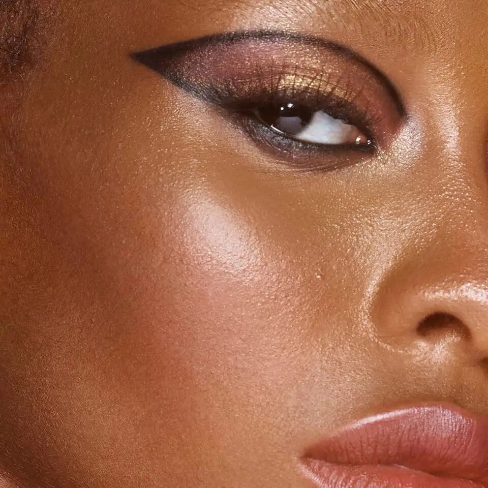 huda-beauty-empowered-face-gloss-highlighting-gel