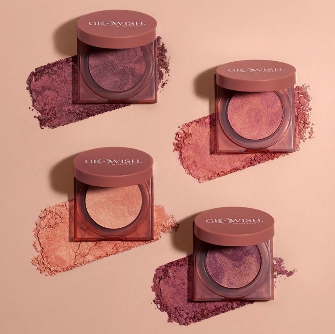 huda-beauty-glowish-cheeky-blush-powder-02-caring-coral