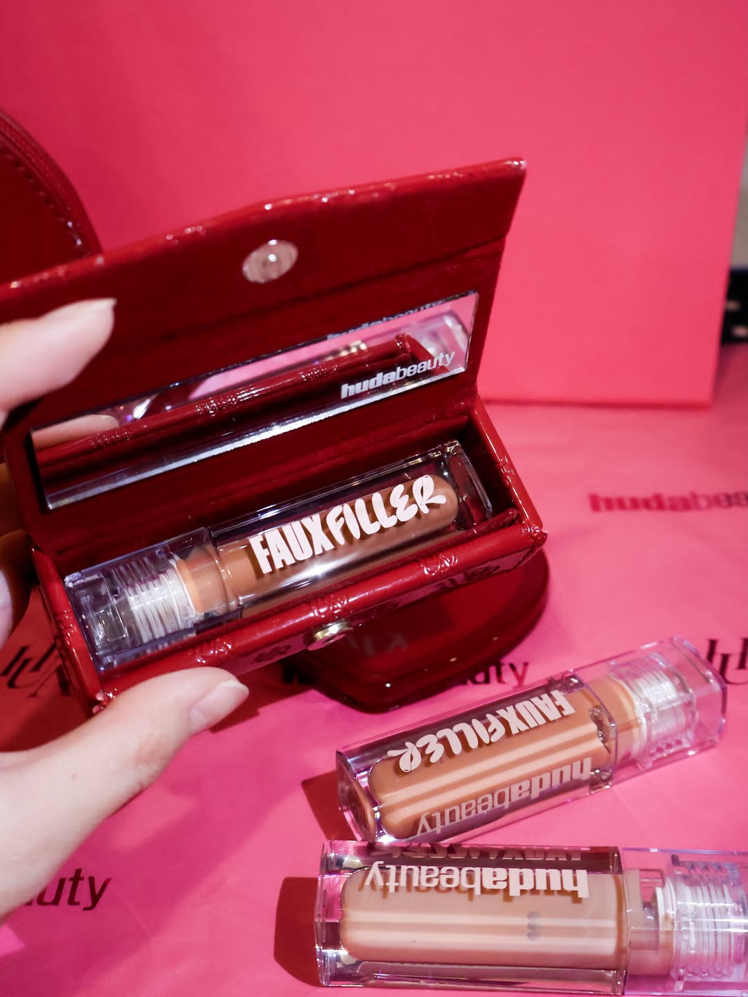 Huda Beauty  - Lip Gloss Case