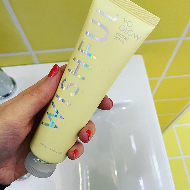 huda-beauty-wishful-yo-glow-enzyme-scrub-100ml