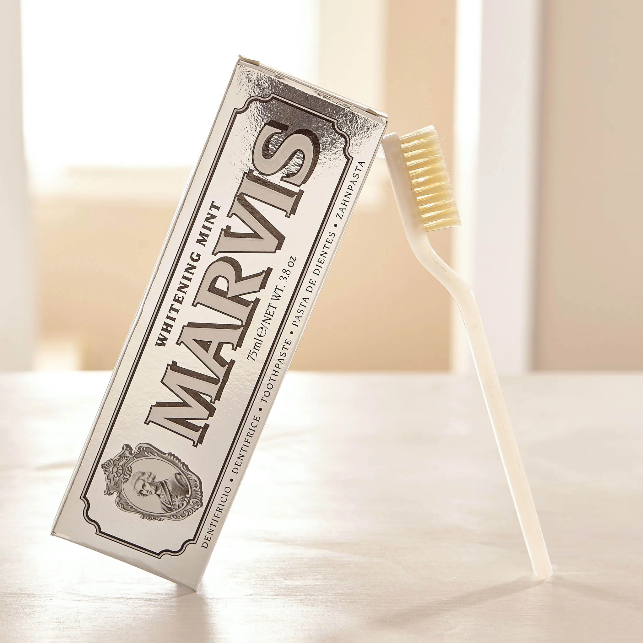 Le dentifrice Marvis qui fait le buzz sur la Toile blanchit les dents instantanément!!